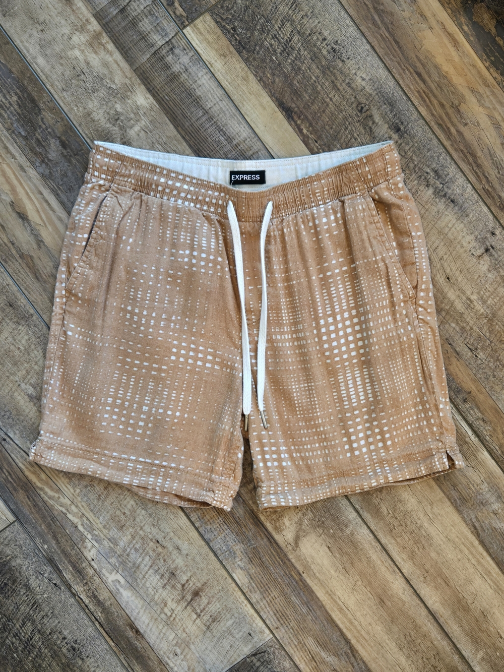 Express Men's Tan Patterned Drawstring Shorts Size Small